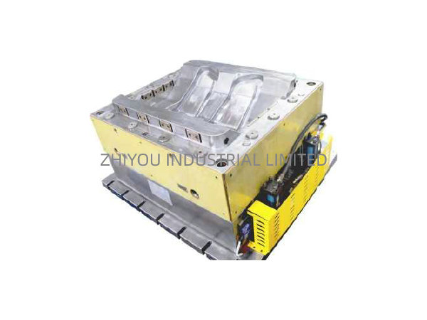 Inner panel mould of agricultural machinery hood